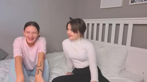Snapshot of mini_bunny_mini chatting on September 2025 05:30:01 AM KarinaLeila online show from September 2025 05:30:01 AM
