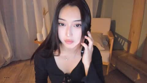 minnie_jin online show from October 2025 02:17:02 PM