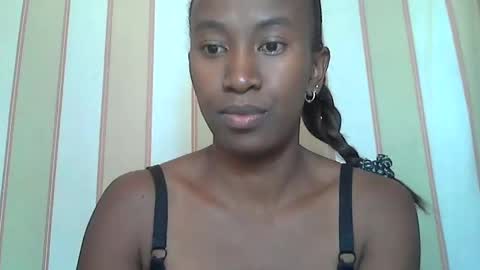 minouch211907 online show from January 2025 12:15:01 PM