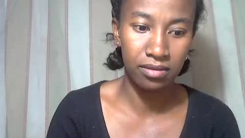 minouch211907 online show from November 2025 02:43:02 AM