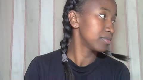 minouch211907 online show from December 2025 01:27:01 PM