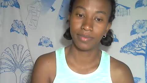 minouch211907 online show from December 2025 01:00:01 AM