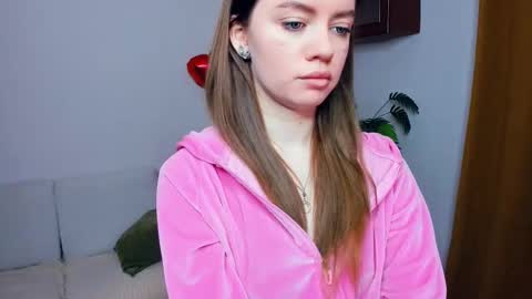 Snapshot of mintykisss chatting on February 2026 07:04:01 AM Linda online show from February 2026 07:04:01 AM