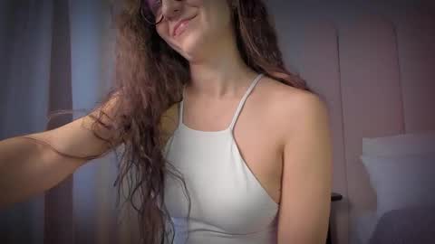 Snapshot of mira_kraviz chatting on January 2026 08:07:01 AM Mira online show from January 2026 08:07:01 AM