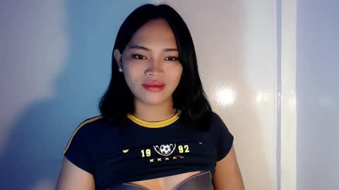 Snapshot of mira_luna222 chatting on March 2025 11:04:01 PM Mira Bella online show from March 2025 11:04:01 PM