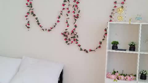 Snapshot of mirabella__flower chatting on July 2026 10:21:02 AM mirabella__flower online show from July 2026 10:21:02 AM