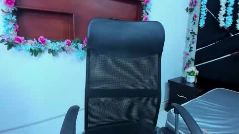 mirabella_miller online show from November 2025 12:15:02 PM