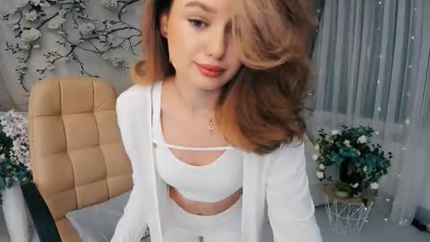 Emma online show from September 2025 04:12:02 PM