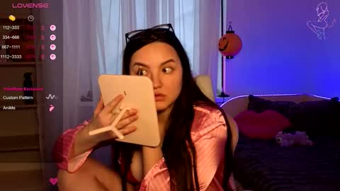 miraluccian online show from November 2025 11:54:01 AM