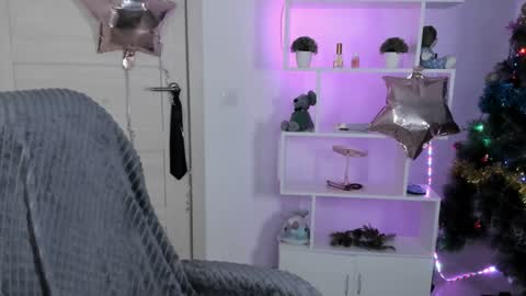              online show from December 2024 12:22:01 AM