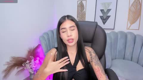 Snapshot of miranda_crawfor chatting on March 2026 05:19:01 AM miranda_crawfor online show from March 2026 05:19:01 AM