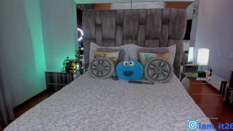 Snapshot of mirandacollins_ chatting on January 2025 12:57:01 AM Miranda online show from January 2025 12:57:01 AM