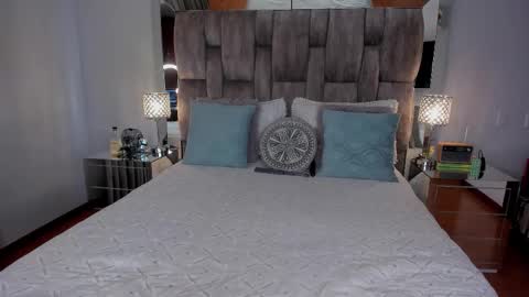 Snapshot of mirandacollins_ chatting on February 2026 11:48:01 PM Miranda online show from February 2026 11:48:01 PM