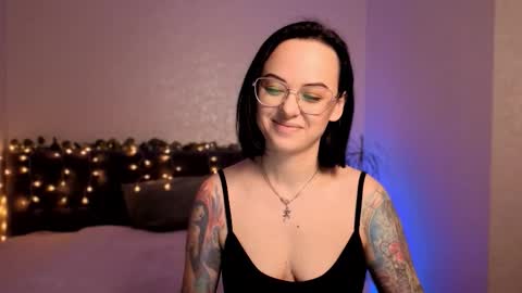 MiraSkyy online show from December 2025 06:12:01 PM