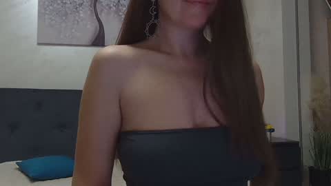 Snapshot of miriam04 chatting on January 2025 10:12:02 PM miriam04 online show from January 2025 10:12:02 PM