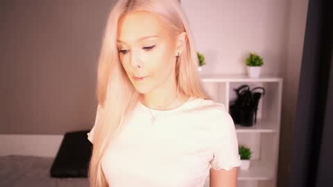 Elsa online show from October 2025 07:47:02 PM