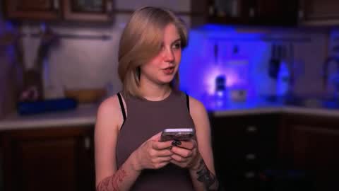 Snapshot of mirrameow chatting on November 2025 01:03:02 AM Mira online show from November 2025 01:03:02 AM