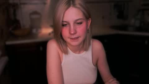 Mira online show from November 2025 07:05:02 PM