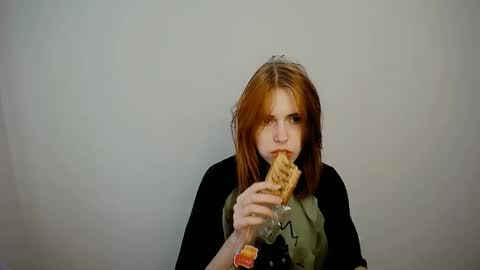 misaki_chan_ online show from October 2025 11:21:02 AM