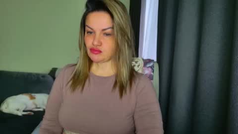 Snapshot of mishamilf chatting on November 2025 08:35:02 AM Misha online show from November 2025 08:35:02 AM