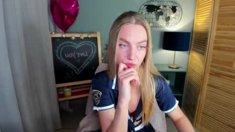 mishapallmer online show from October 2025 01:36:02 AM