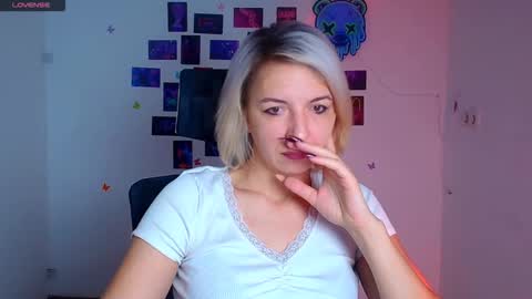 Mishelle online show from November 2025 07:45:01 AM