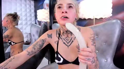 miss___angel online show from February 2025 09:41:02 PM