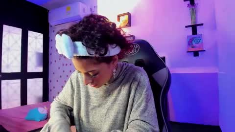 Akemi 3 online show from September 2025 02:11:02 PM