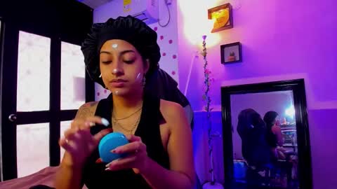 Akemi 3 online show from October 2025 01:11:01 PM