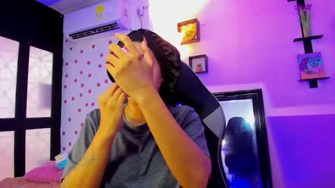 Akemi 3 online show from October 2025 01:11:01 PM