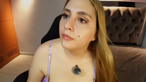 Snapshot of miss_anny18 chatting on November 2025 03:50:02 AM Anny online show from November 2025 03:50:02 AM