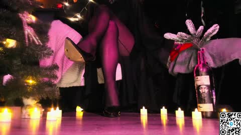 Snapshot of miss_asmodeus chatting on December 2024 08:11:01 PM missAsmodeus online show from December 2024 08:11:01 PM