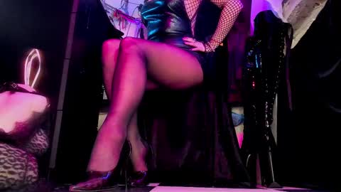 Snapshot of miss_asmodeus chatting on February 2025 10:25:02 PM missAsmodeus online show from February 2025 10:25:02 PM