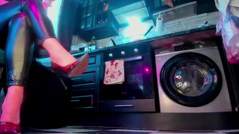 Snapshot of miss_asmodeus chatting on March 2025 08:02:01 AM missAsmodeus online show from March 2025 08:02:01 AM