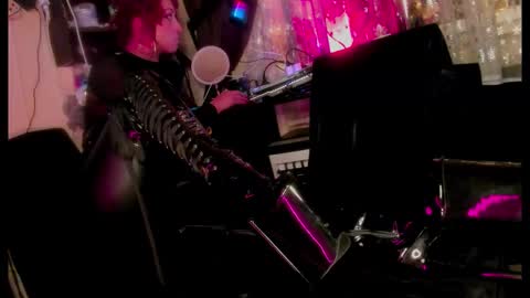 Snapshot of miss_asmodeus chatting on September 2025 07:15:02 PM missAsmodeus online show from September 2025 07:15:02 PM