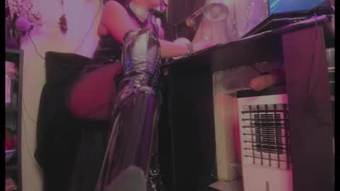 Snapshot of miss_asmodeus chatting on October 2025 08:39:01 PM missAsmodeus online show from October 2025 08:39:01 PM