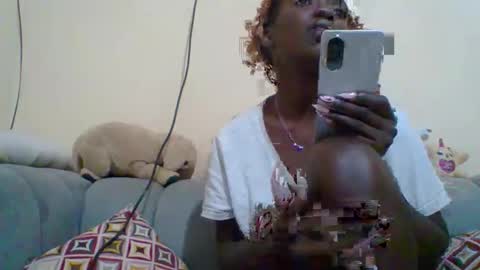 Snapshot of miss_atitude chatting on October 2025 04:30:02 PM miss_atitude online show from October 2025 04:30:02 PM
