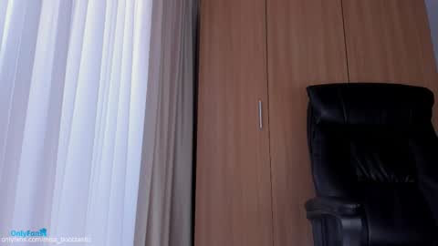 Snapshot of miss_boobtastic chatting on October 2025 11:00:01 AM Ivy online show from October 2025 11:00:01 AM