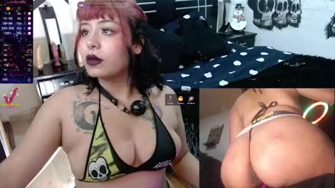 Snapshot of miss_clover chatting on December 2024 07:26:02 AM miss_clover online show from December 2024 07:26:02 AM