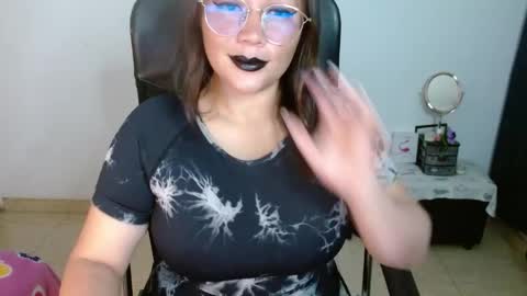 Snapshot of miss_evoleth2 chatting on June 2026 05:00:01 AM Miss Evoleth online show from June 2026 05:00:01 AM