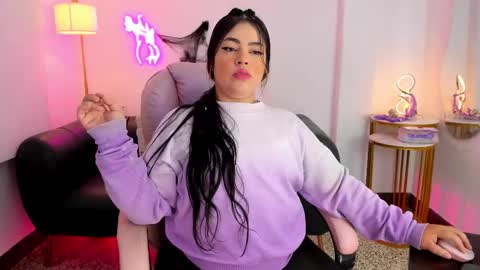 Francheska online show from November 2025 11:45:01 AM