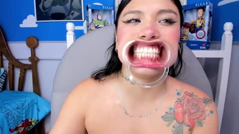 Snapshot of miss_keisi chatting on January 2025 09:39:02 PM Keisi online show from January 2025 09:39:02 PM