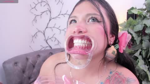 Snapshot of miss_keisi chatting on January 2025 11:03:01 PM Keisi online show from January 2025 11:03:01 PM