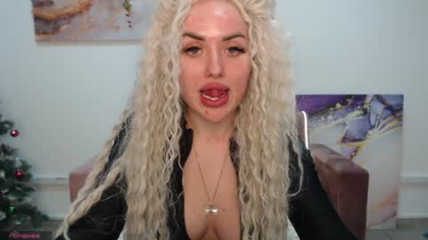 Snapshot of miss_kiten chatting on February 2025 02:47:01 AM miss_kiten online show from February 2025 02:47:01 AM