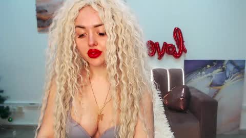 Snapshot of miss_kiten chatting on February 2025 01:04:01 AM miss_kiten online show from February 2025 01:04:01 AM