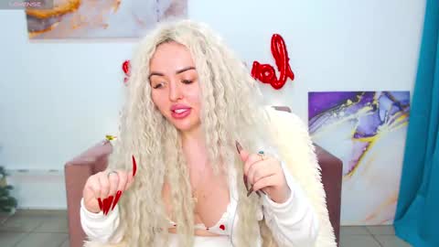 Snapshot of miss_kiten chatting on February 2025 10:20:02 PM miss_kiten online show from February 2025 10:20:02 PM