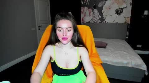 miss_kiten online show from November 2025 08:21:02 PM