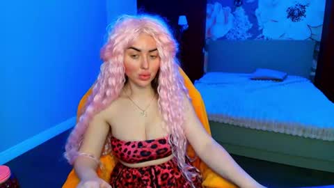 Snapshot of miss_kiten chatting on July 2026 07:37:01 AM miss_kiten online show from July 2026 07:37:01 AM