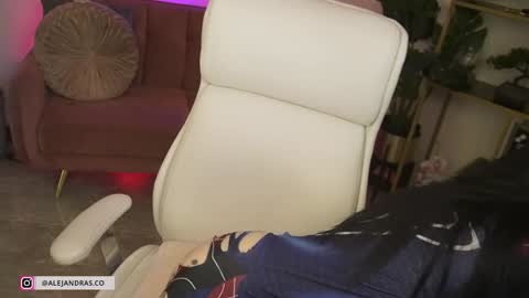 Snapshot of miss_meii chatting on November 2025 10:56:01 PM Alejandra online show from November 2025 10:56:01 PM