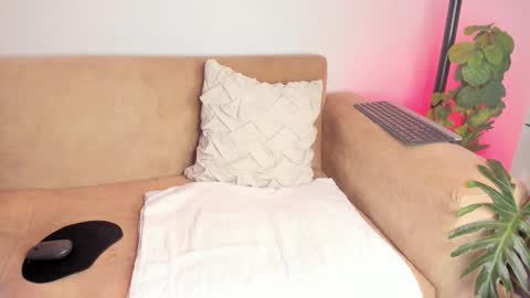 Snapshot of miss_melanie18 chatting on November 2025 01:08:02 AM Alejandra online show from November 2025 01:08:02 AM